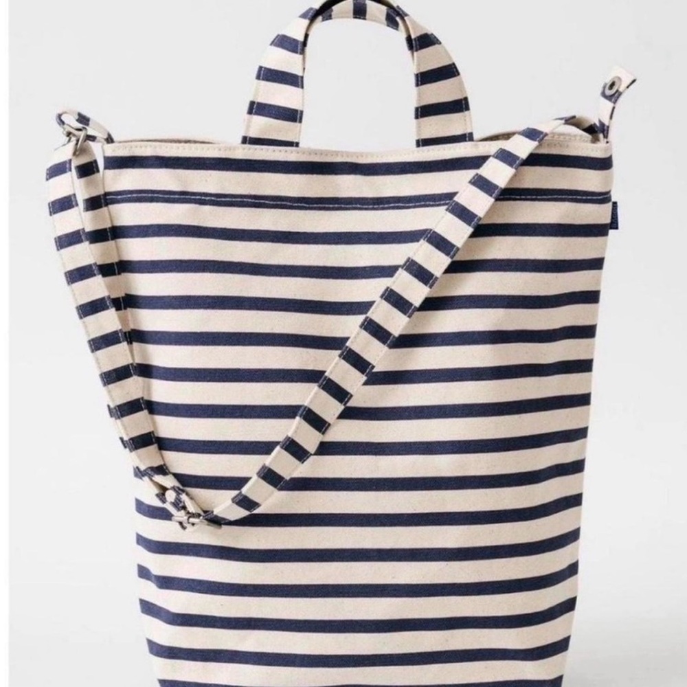 BAGGU Navy and Cream Striped Tote